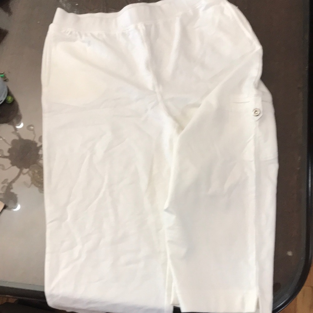 Women’s cotton capris.